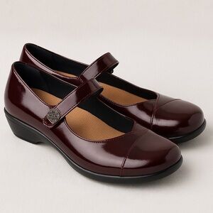 Dansko Comfort Work Mary Jane Patent Leather Burgundy Flats Size 36 EU 6 US